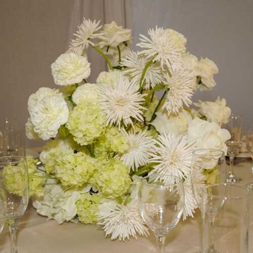 table centrepiece white florals